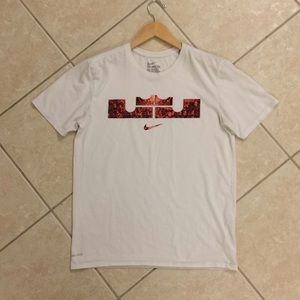 Lebron James Strive for greatness Nike T